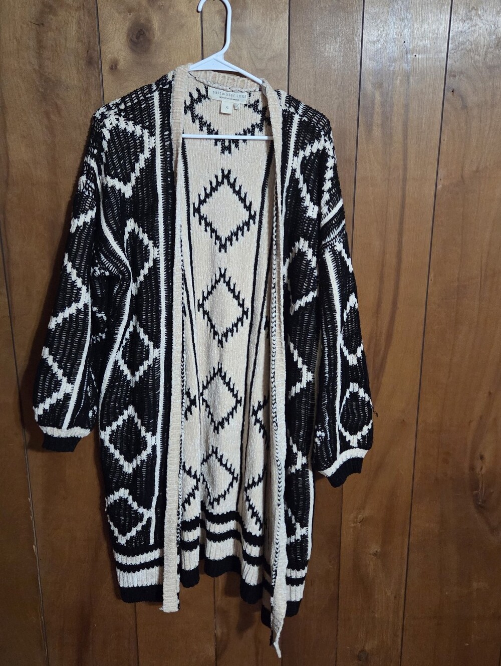 Saltwater Luxe XL long sleeve black and cream knit cardigan diamond
